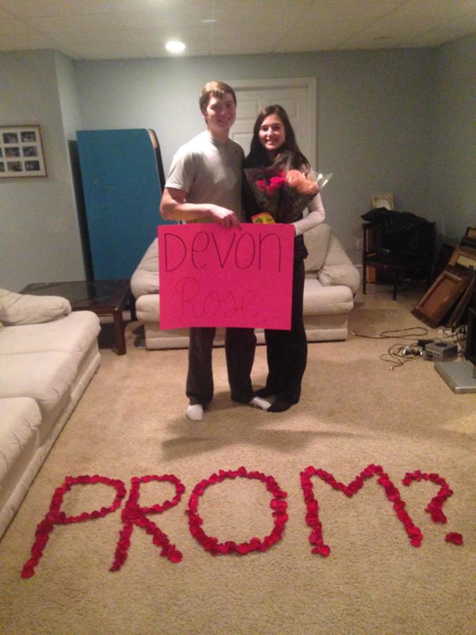 Junior Frankie Ragge goes all out with his promposal. Photo courtesy of Frankie Ragge. 