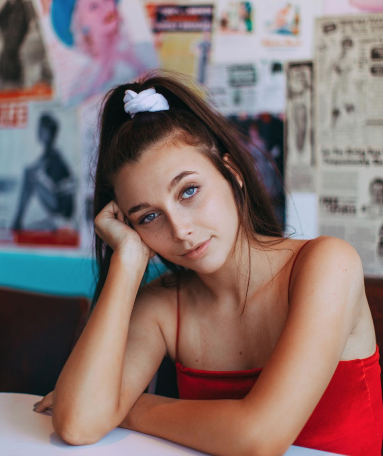 Emma Chamberlain: High School r To One of Fashion's Most Exciting  Names – Mess Magazine