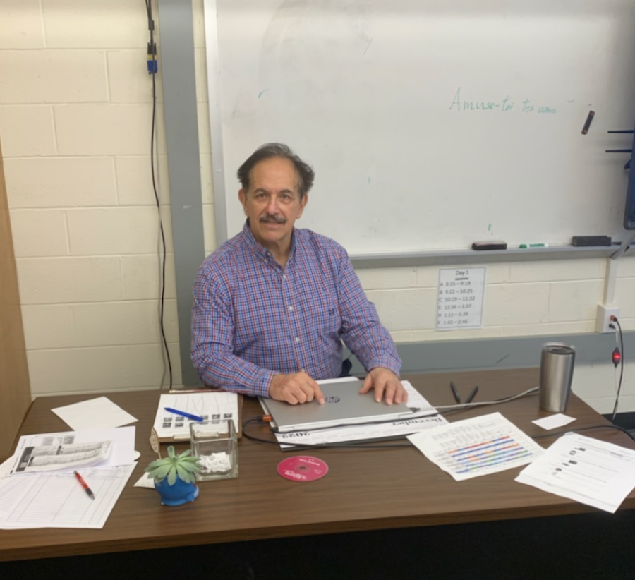 SHS Students Welcome Mr. Haddad Back to SHS